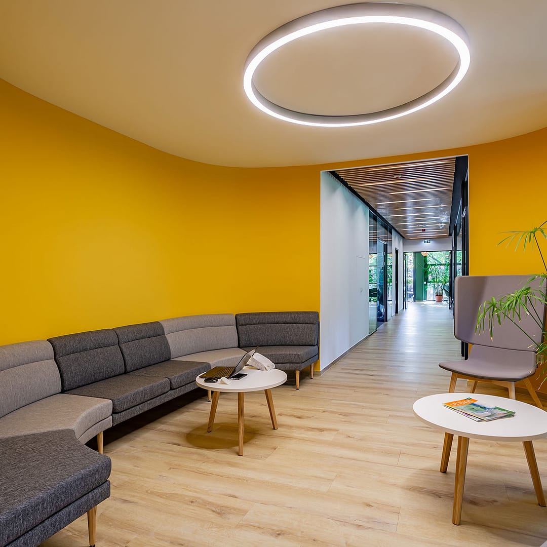 _SA_7812-HDR irodatervezés, iroda,, impressono, iroda tervezés, belsőépítész, belsőépítészet, impressono stúdió, enteriőr, iroda belső, iroda tér, fogadótér, teakonyha, ebédló, étkező, folyosó, kreatívtér