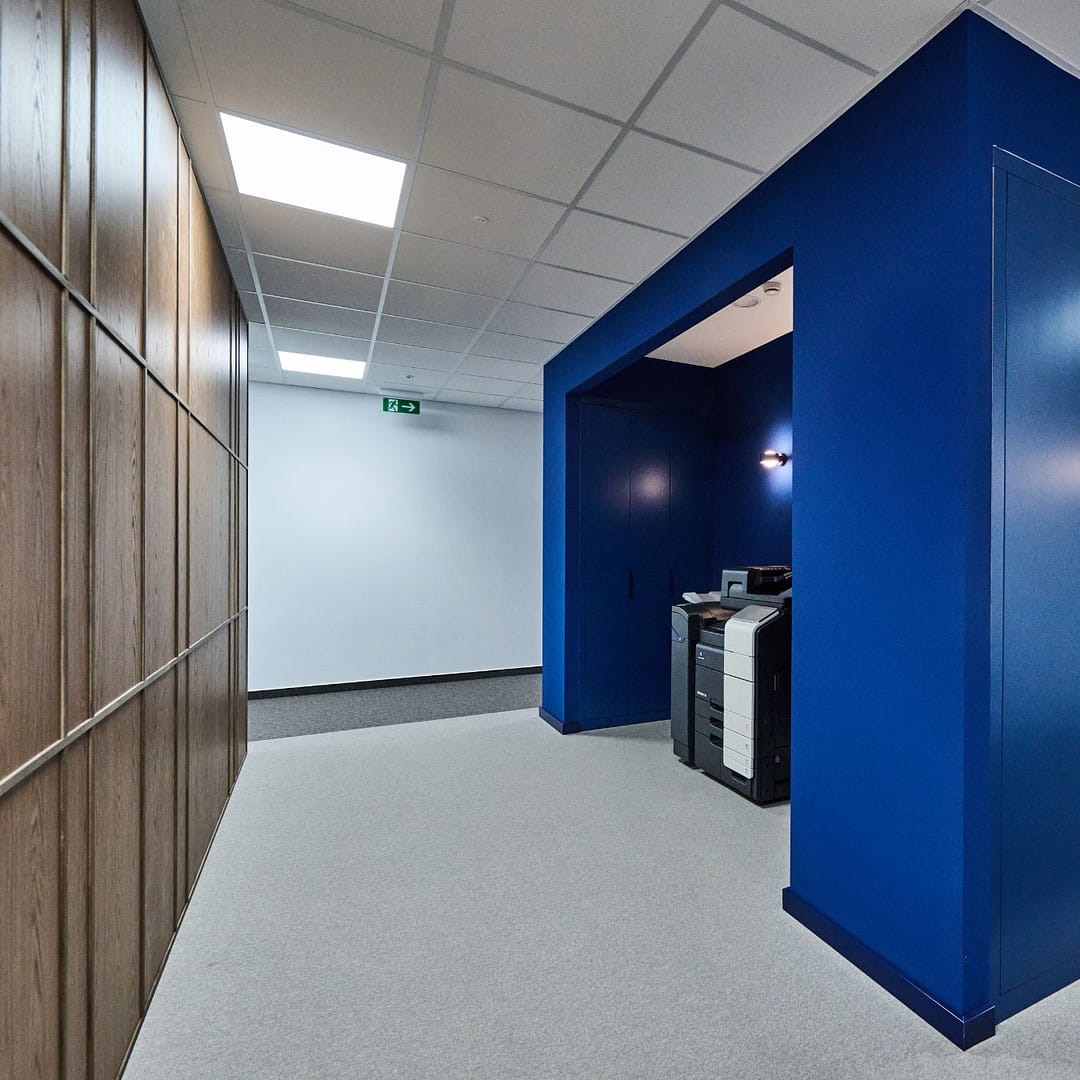 NYOMTATÓ A FOLYOSÓN